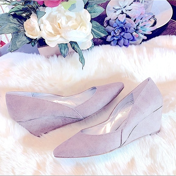 X-Appeal:/Classy Chic Ladies Taupe Faux Suede Almond Toe, Low Wedge Heels, US6.5 - Picture 4 of 17